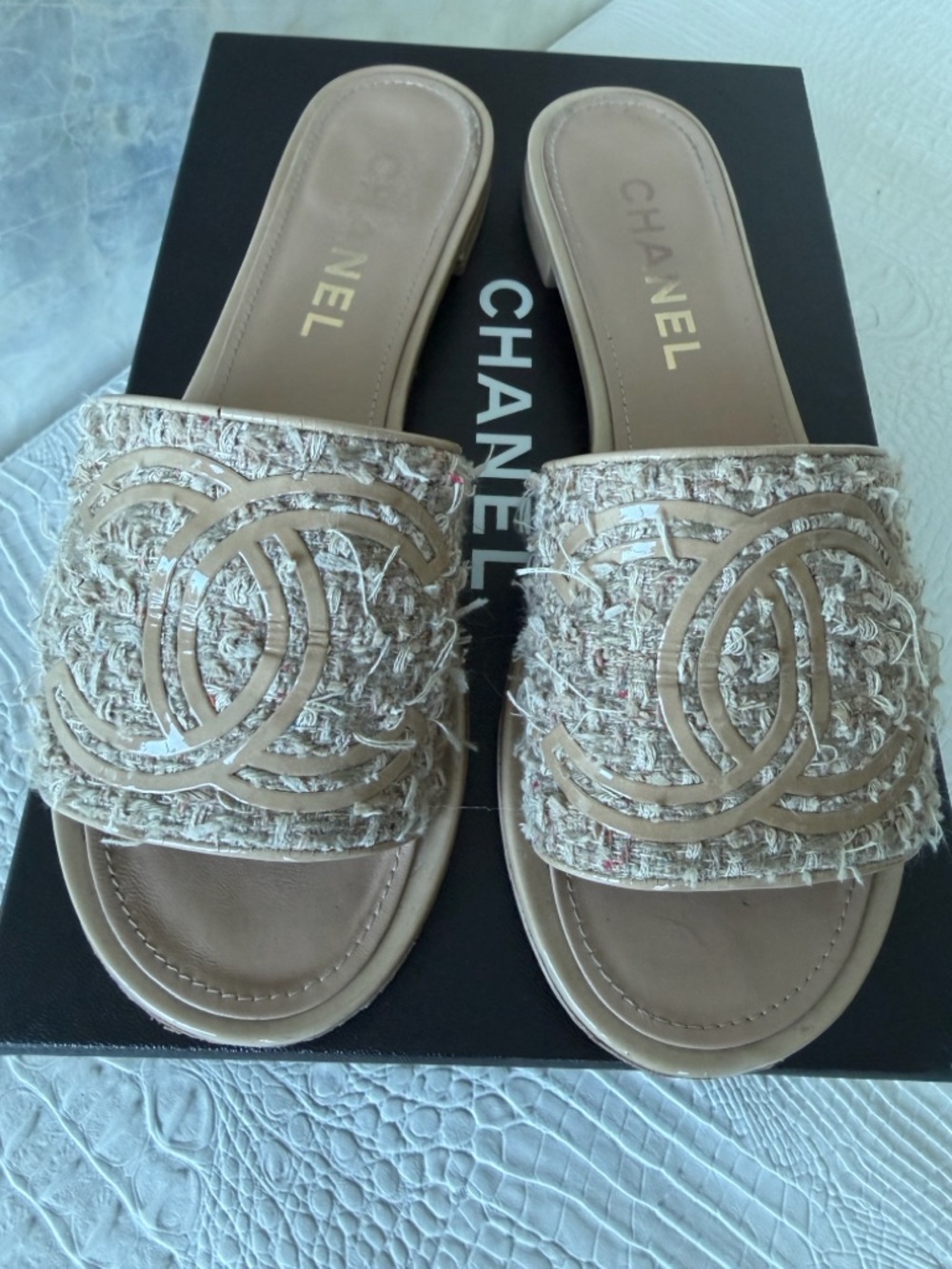 CHANEL Beige Tweed Logo Slide slides flats slip on Sandals Size 40 ( US 9,5)